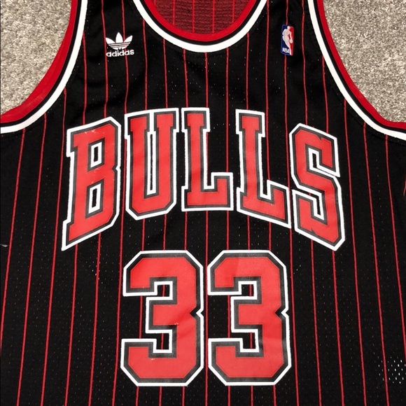Adidas Chicago Bulls Scottie Pippen Jersey #33 - Picture 3 of 7